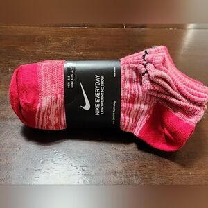 NWT Nike No Show Socks 6 Pairs
